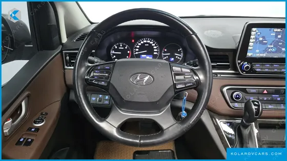 HYUNDAI STAREX 4WD URBAN 9-SEATER