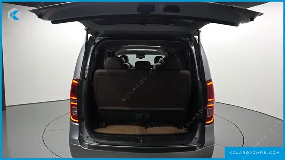 HYUNDAI STAREX 4WD URBAN 9-SEATER
