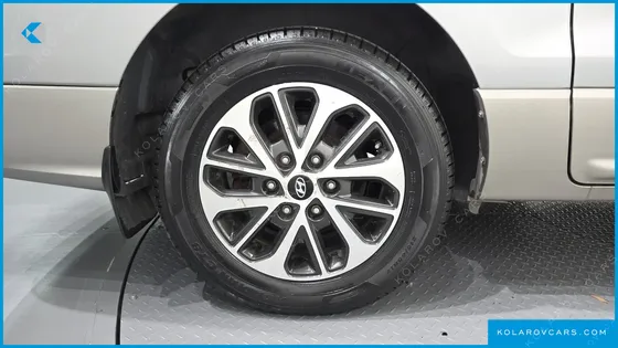 HYUNDAI STAREX 4WD URBAN 9-SEATER