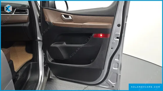 HYUNDAI STAREX 4WD URBAN 9-SEATER