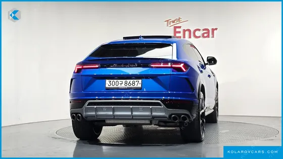 LAMBORGHINI URUS 4.0 V8