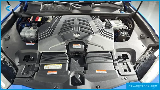 LAMBORGHINI URUS 4.0 V8