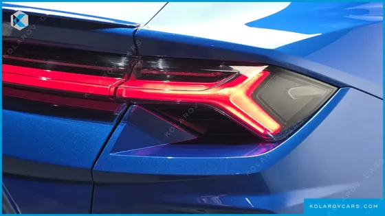 LAMBORGHINI URUS 4.0 V8