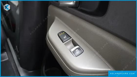 KIA CARNIVAL HEV 9 SEATER PRESTIGE
