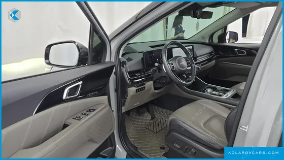 KIA CARNIVAL DIESEL 9-SEATER GRAVITY