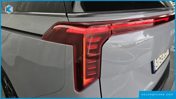 KIA CARNIVAL DIESEL 9-SEATER GRAVITY