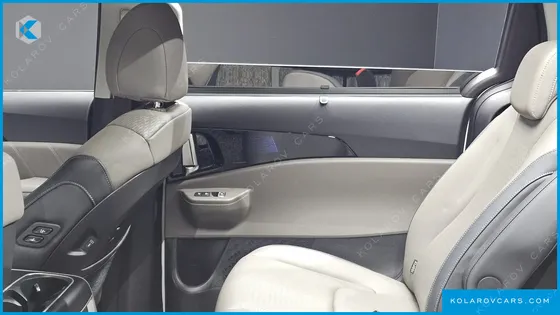KIA CARNIVAL DIESEL 9-SEATER SIGNATURE
