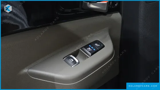 KIA CARNIVAL DIESEL 9-SEATER SIGNATURE
