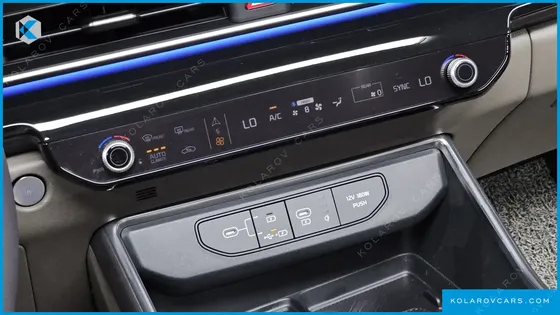 KIA CARNIVAL DIESEL 9-SEATER SIGNATURE