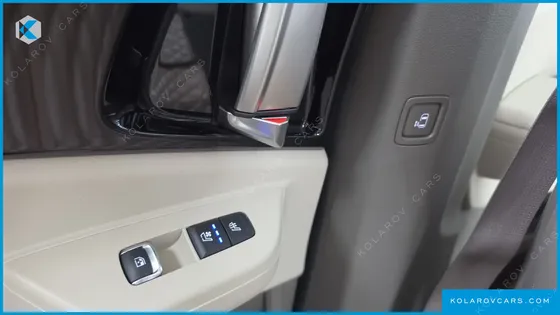 KIA CARNIVAL DIESEL 7-SEATER SIGNATURE