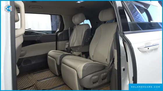 KIA CARNIVAL DIESEL 7-SEATER SIGNATURE