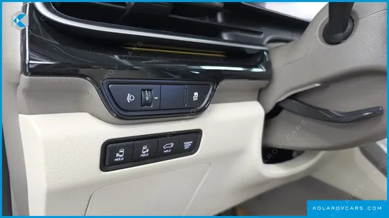 KIA CARNIVAL DIESEL 7-SEATER SIGNATURE