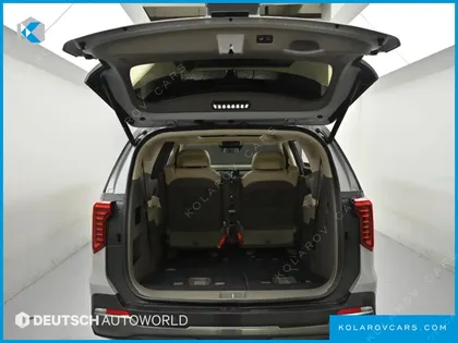 KIA CARNIVAL GASOLINE 7 SEATER X LINE