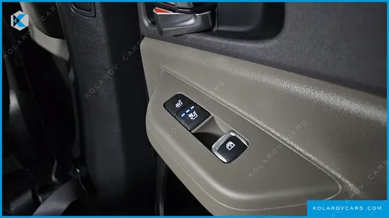 KIA CARNIVAL GASOLINE 7-SEATER NOBLESSE