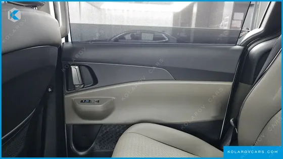 KIA CARNIVAL GASOLINE 7-SEATER NOBLESSE