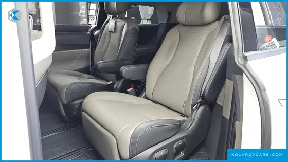 KIA CARNIVAL GASOLINE 7-SEATER NOBLESSE