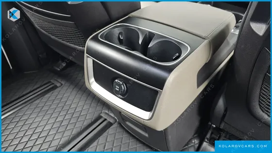KIA CARNIVAL GASOLINE 7-SEATER NOBLESSE