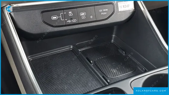 KIA CARNIVAL GASOLINE 7-SEATER NOBLESSE