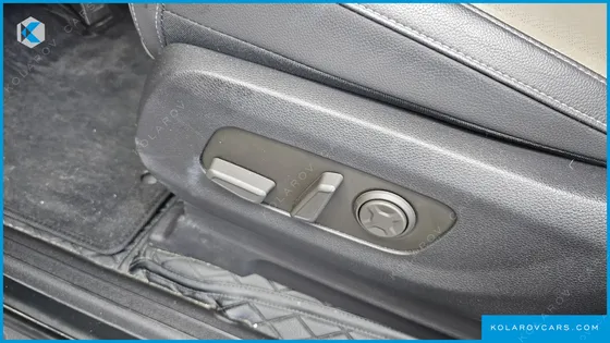 KIA CARNIVAL GASOLINE 7-SEATER NOBLESSE
