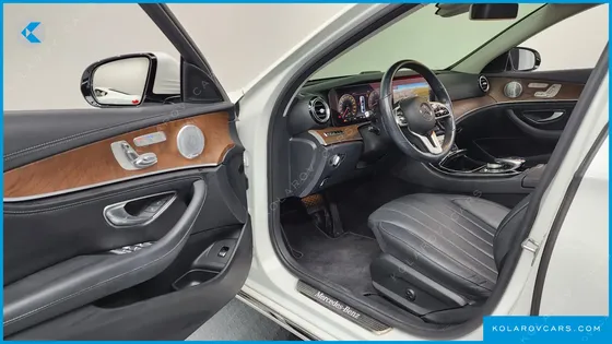 MERCEDES E-CLASS E300 4MATIC EXCLUSIVE