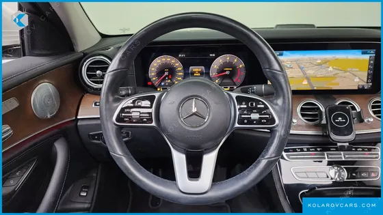 MERCEDES E-CLASS E300 4MATIC EXCLUSIVE