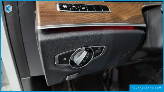 MERCEDES E-CLASS E300 4MATIC EXCLUSIVE