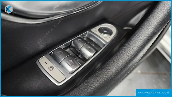 MERCEDES E-CLASS E300 4MATIC EXCLUSIVE