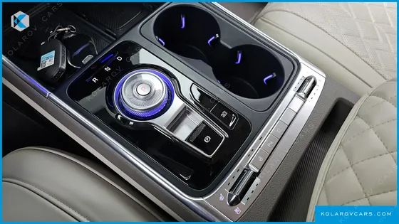 KIA CARNIVAL GASOLINE 7-SEATER GRAVITY