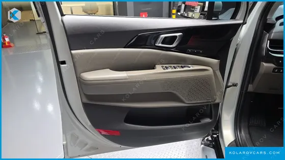 KIA CARNIVAL GASOLINE 9-SEATER SIGNATURE