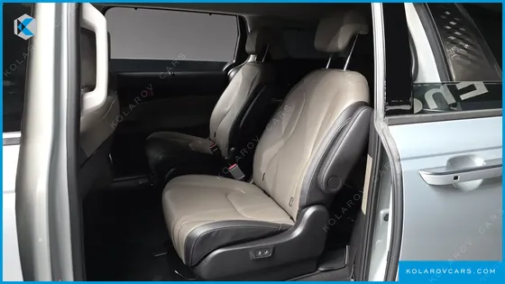 KIA CARNIVAL GASOLINE 9-SEATER SIGNATURE