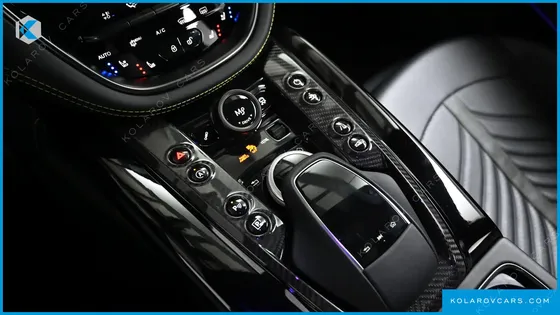 ASTON MARTIN DBX 4.0 V8 707