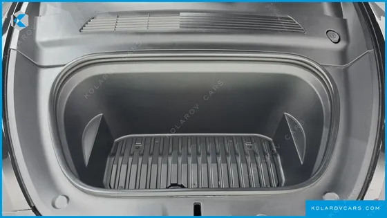 TESLA MODEL Y STANDARD RANGE RWD