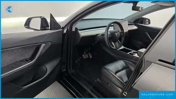 TESLA MODEL Y STANDARD RANGE RWD