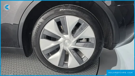 TESLA MODEL Y STANDARD RANGE RWD