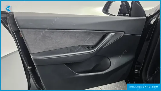 TESLA MODEL Y STANDARD RANGE RWD