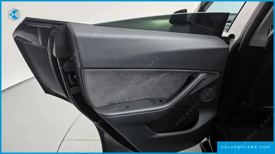 TESLA MODEL Y STANDARD RANGE RWD