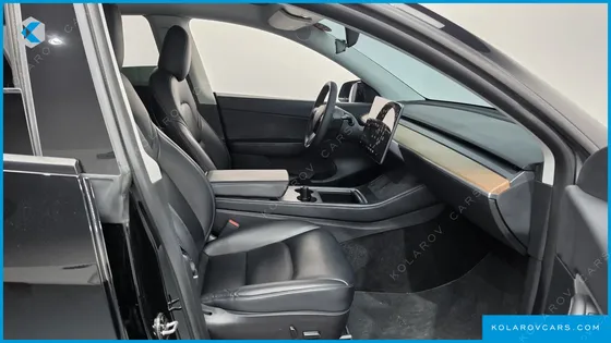 TESLA MODEL Y STANDARD RANGE RWD