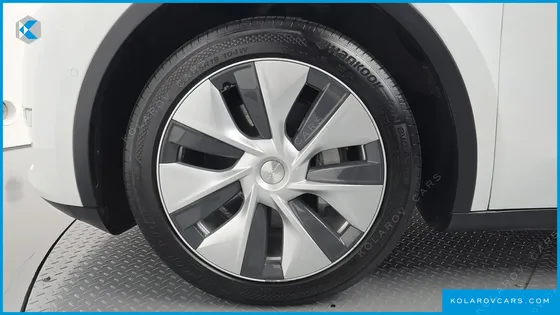 TESLA MODEL Y LONG RANGE AWD