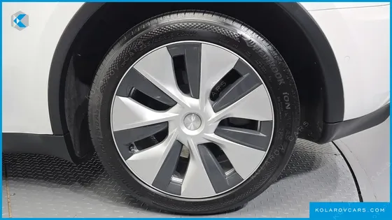 TESLA MODEL Y LONG RANGE AWD