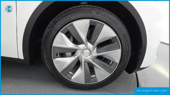 TESLA MODEL Y LONG RANGE AWD