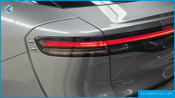 TOYOTA CROWN 2.5 4WD HYBRID