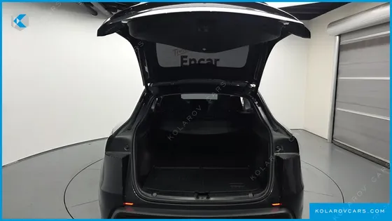 TESLA MODEL Y RWD