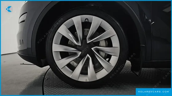 TESLA MODEL Y LONG RANGE AWD