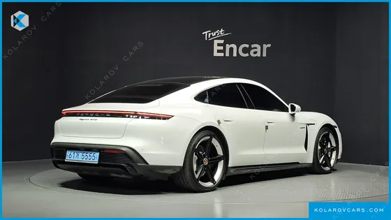 PORSCHE TAYCAN GTS