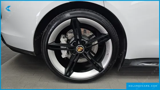 PORSCHE TAYCAN GTS