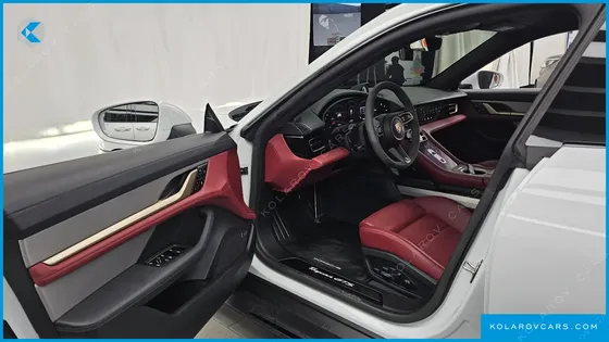 PORSCHE TAYCAN GTS
