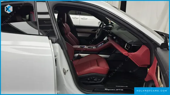 PORSCHE TAYCAN GTS