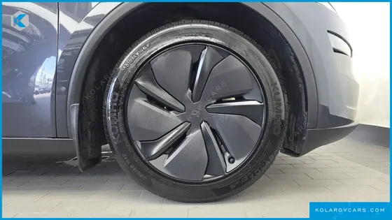 TESLA MODEL Y RWD