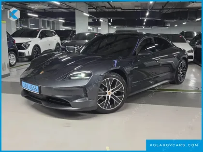 PORSCHE TAYCAN BASE