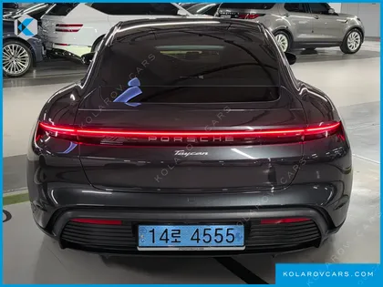 PORSCHE TAYCAN BASE